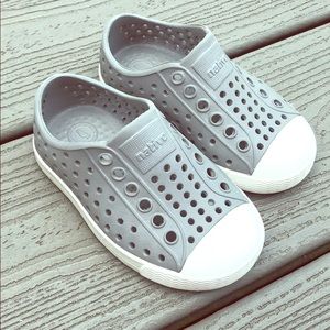 Native Jefferson Toddler Shoe Size 5